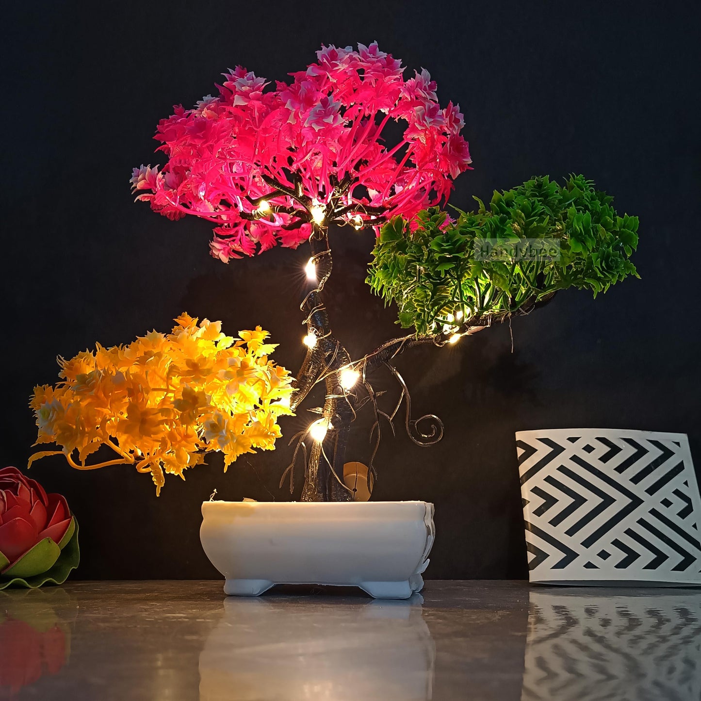 Small Potted Artificial Plant Bonsai Tree with LED Light (24cm) Plastic Fake Indoor Potted Houseplants Bedroom Living Room Décor, Home Office Tabletop Working Desk Décor (1PC, YG)