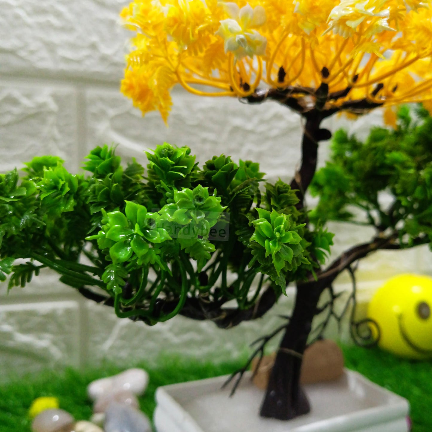 Small Potted Artificial Plant Bonsai Tree with LED Light (24cm) Plastic Fake Indoor Potted Houseplants Bedroom Living Room Décor, Home Office Tabletop Working Desk Décor (1PC, YG)